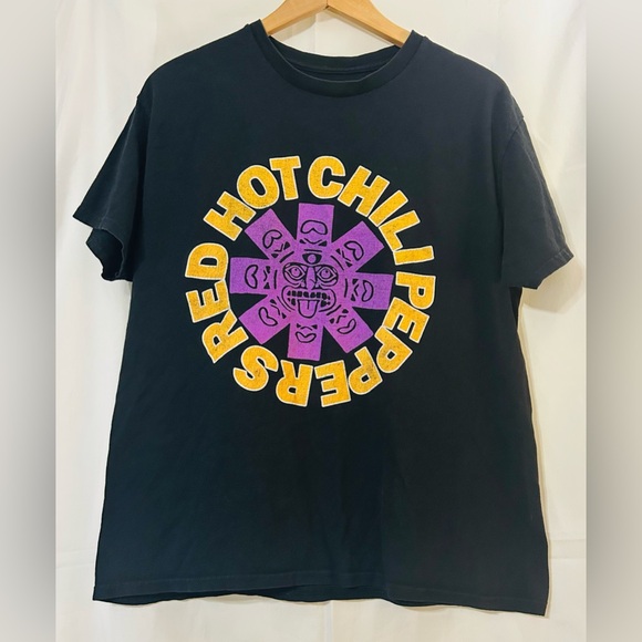 Red Hot Chili Peppers Graphic Tee Aztec Logo 
Size Large - Picture 1 of 5